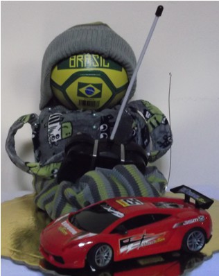 O μπόμπιρας με το τηλεκατευθυνόμενο