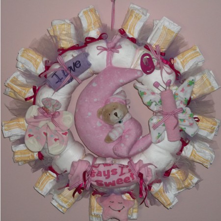 Το στεφανάκι με το αρκουδάκι για το νεογέννητο κοριτσάκι!