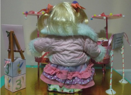 Η κατασκευή από την πίσω μεριά...