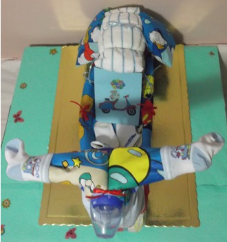 Κάτοψη της βέσπας, μαζί με την χειροποίητη καρτούλα ευχών...